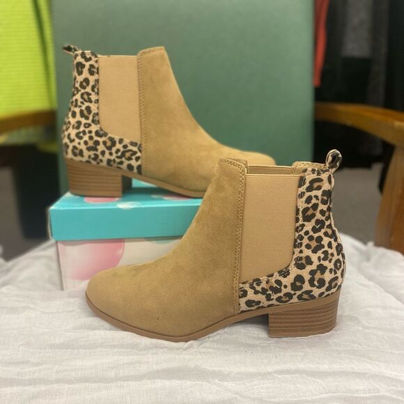 SodaTeapot-S Tan Suede Cheetah Heel Booties - Picture 1 of 5